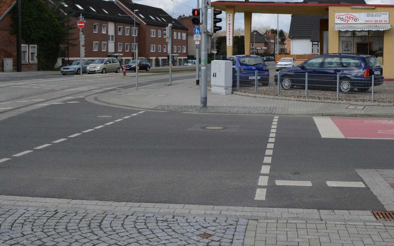 Fußgängerfurt samt passendem Signal (Hannover)